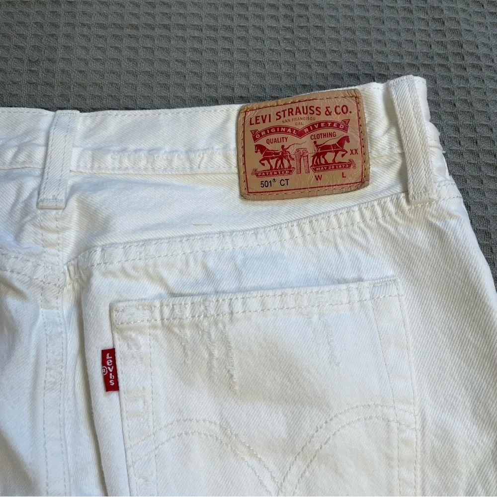 Levi’s 501‎ CT Jeans 26 Womens Custom Tapered Button Fly Distressed White